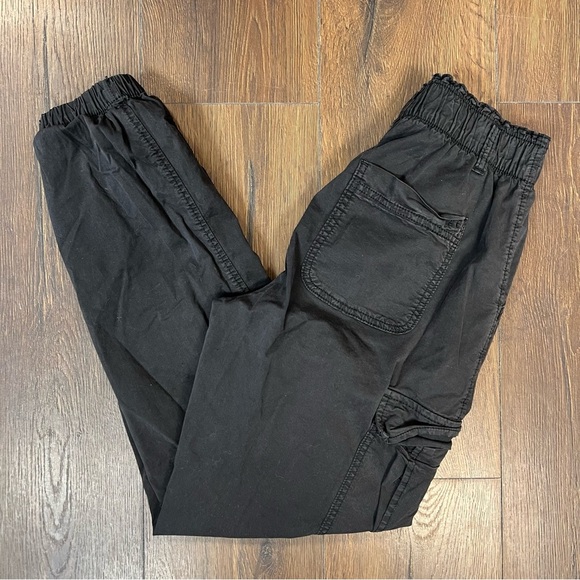 American Eagle Charcoal Grey Elastic Waistband Cargo Pants SZ 2 - Picture 1 of 5